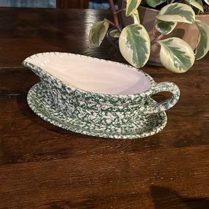 G HENN- Vintage-Gravy Boat & Charger- EUC